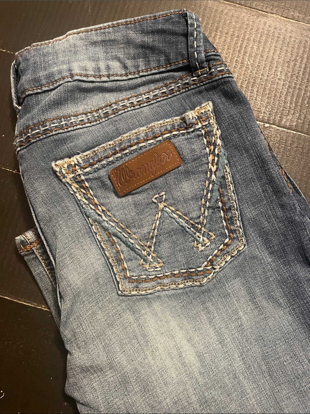 Wrangler Women's Medium Blue Bootcut Jeans with Contrast Stitching